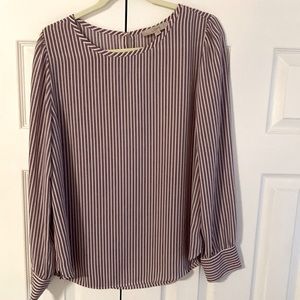 Women’s Loft blouse only worn a few times in great condition